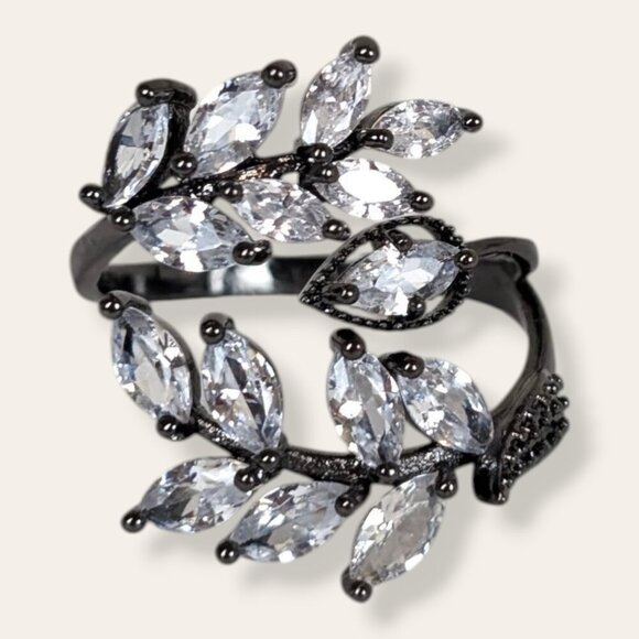 Dark Metal Glass Leaf Wrap Ring - Picture 4 of 7